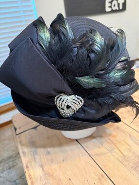 Vintage Whittall & Shon church lady Hat with Rhinestone Brooch